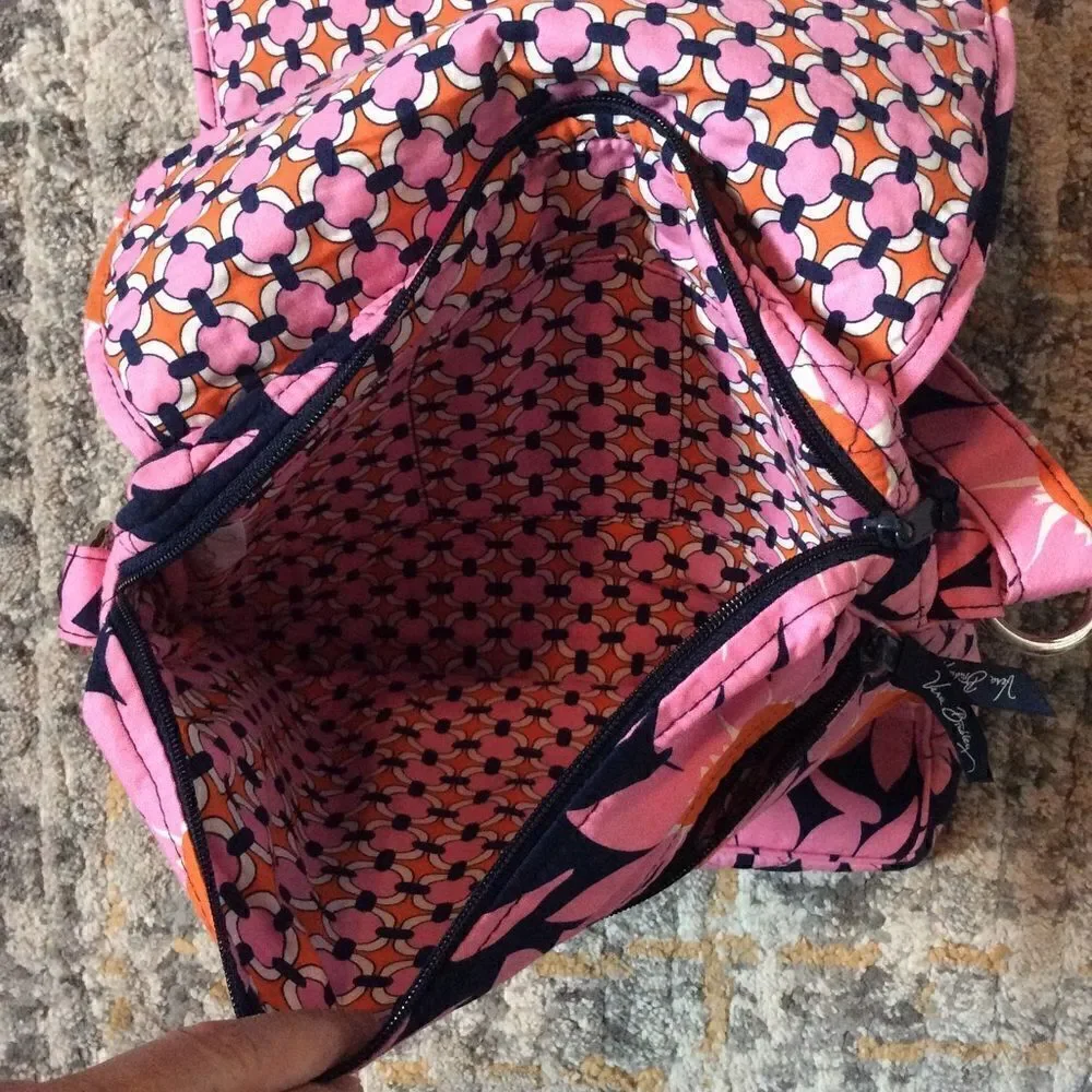 VERA BRADLEY CROSSBODY BAG! VERY ROOMY! EUC!